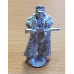 German Officer in (fur) Winter Coat w/Slung PPHS-41 28mm WWII HEER46