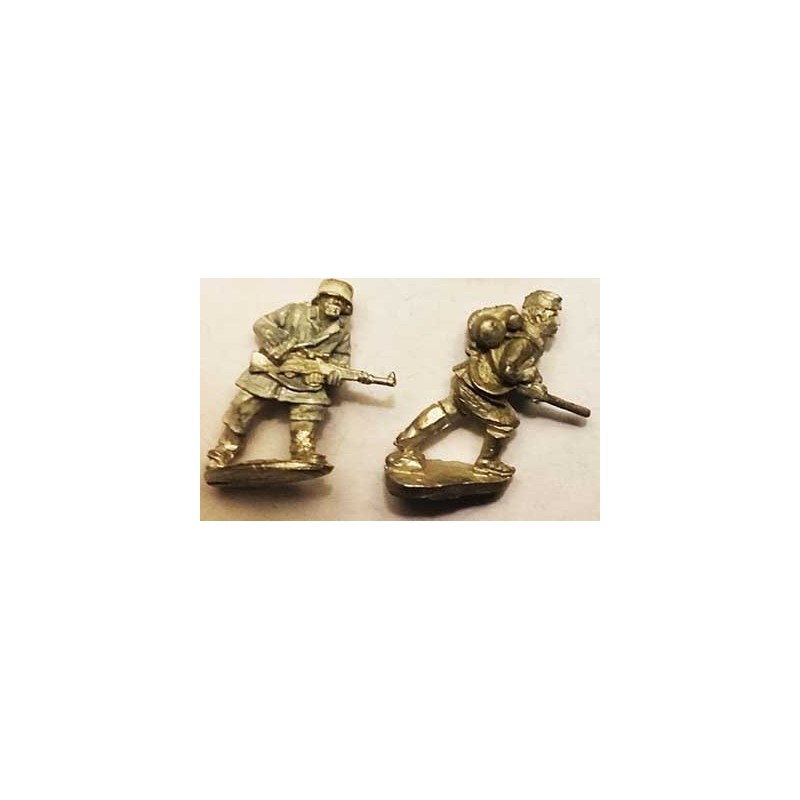 German Flamethrower Team C 28mm WWII WEST WIND