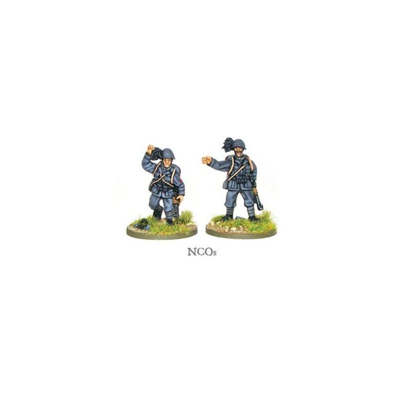 Italian Bersaglieri or Regular Officers/NCOs (Sun hats or Helmets) 28mm WWII WARLORD GAMES